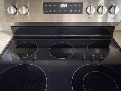 GE 30" Stainless Steel Electric Range with Crisp Mode