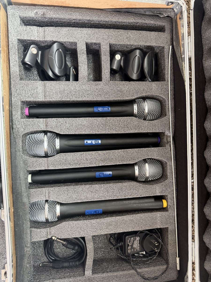 VocoPro UHF-5800 8-Mic Event Kit/handheld/wireless