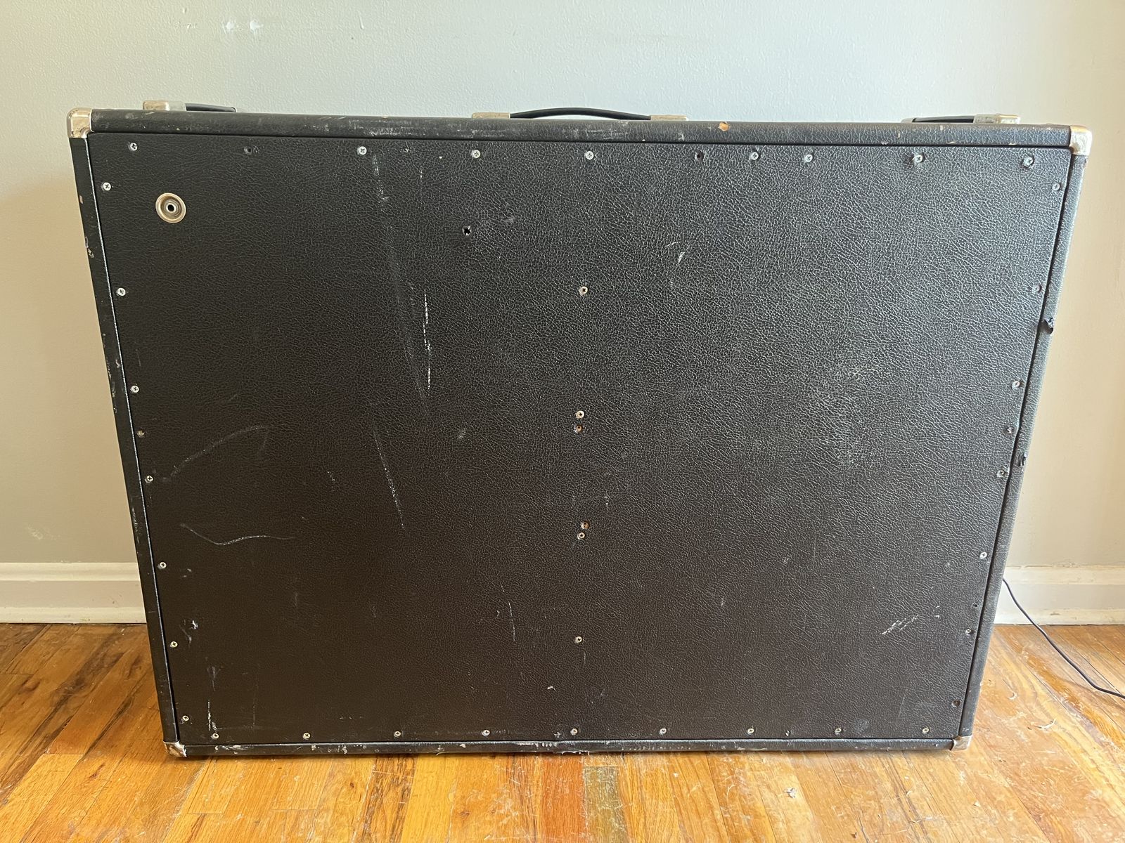 Main image 2