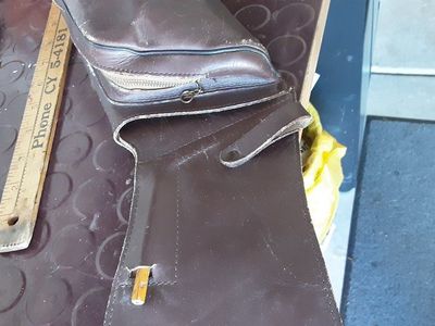 vintage right hip leather side quiver