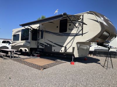 2014 Grand Design Solitude 369RL 39 Ft, 5th Wheel RV