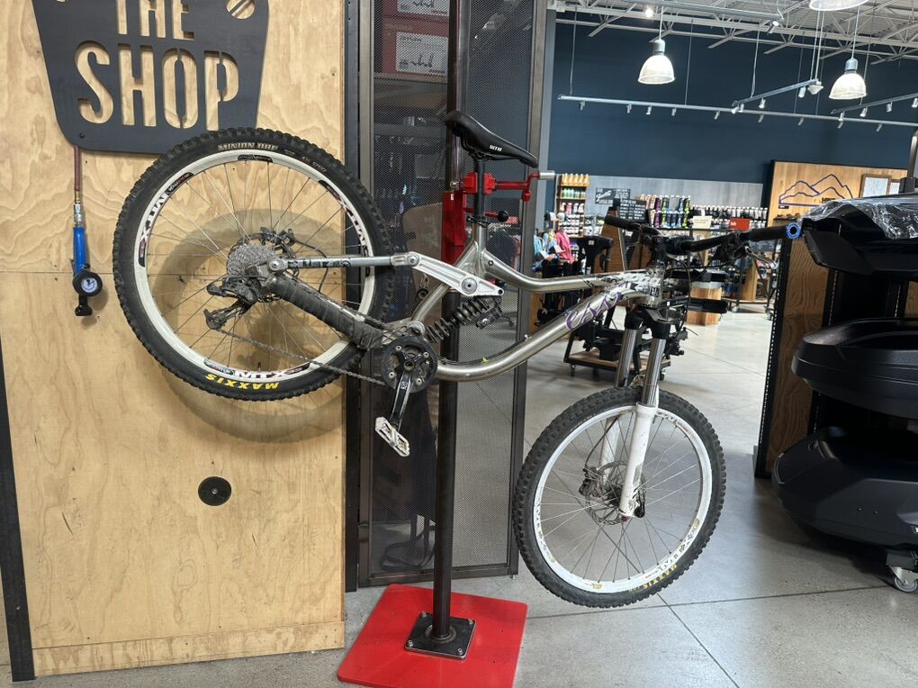 Kona Operator FR With Spare Frame