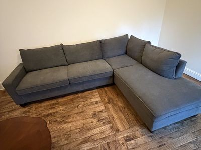 Living Spaces 109” 2 Piece L-Shaped Sectional