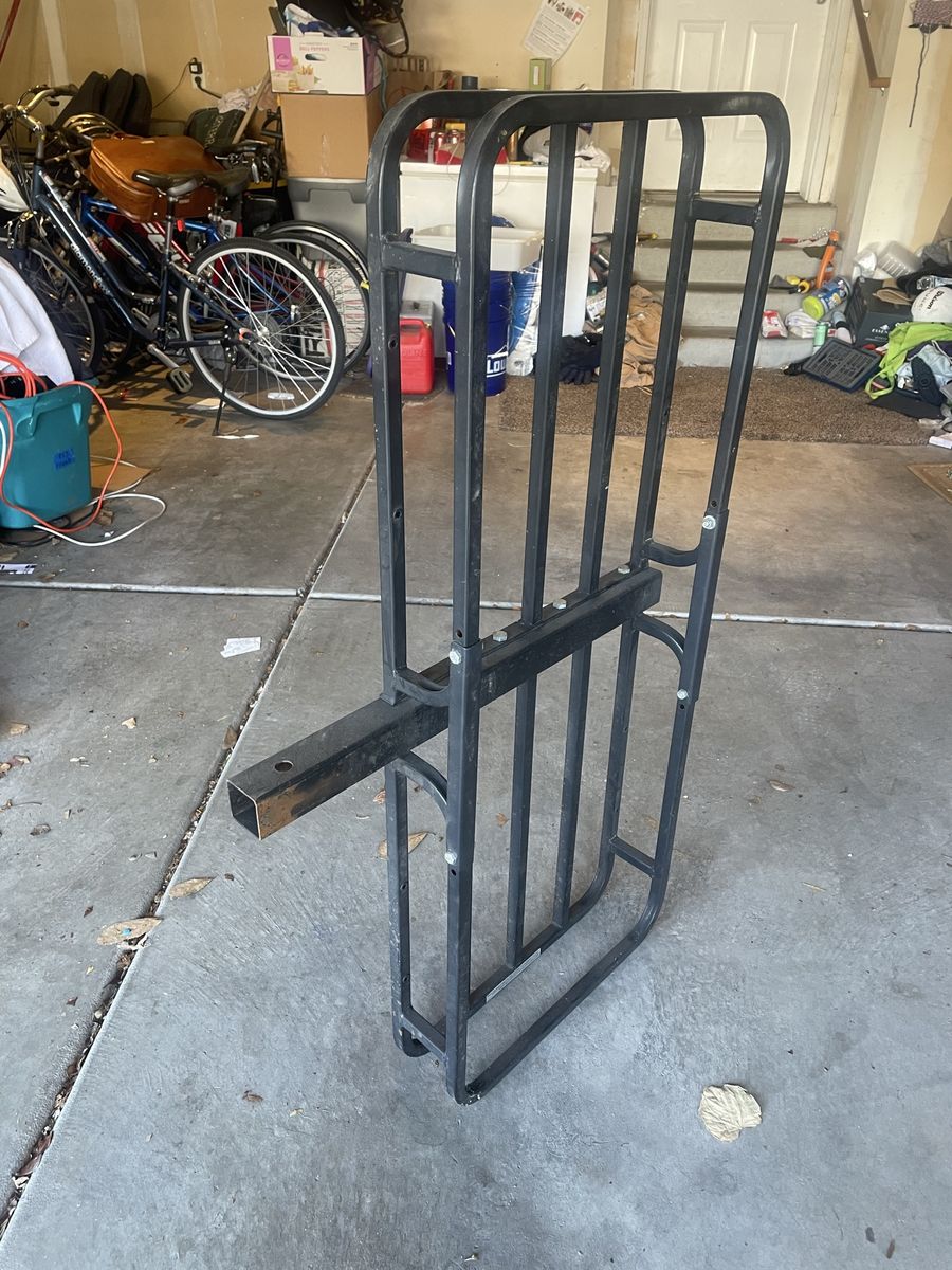 Hitch cargo carrier