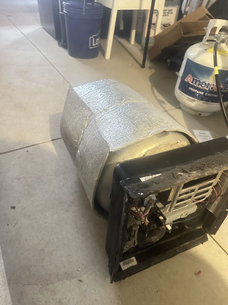 Dometic 6 Gal Gas/ Electric Water Heater