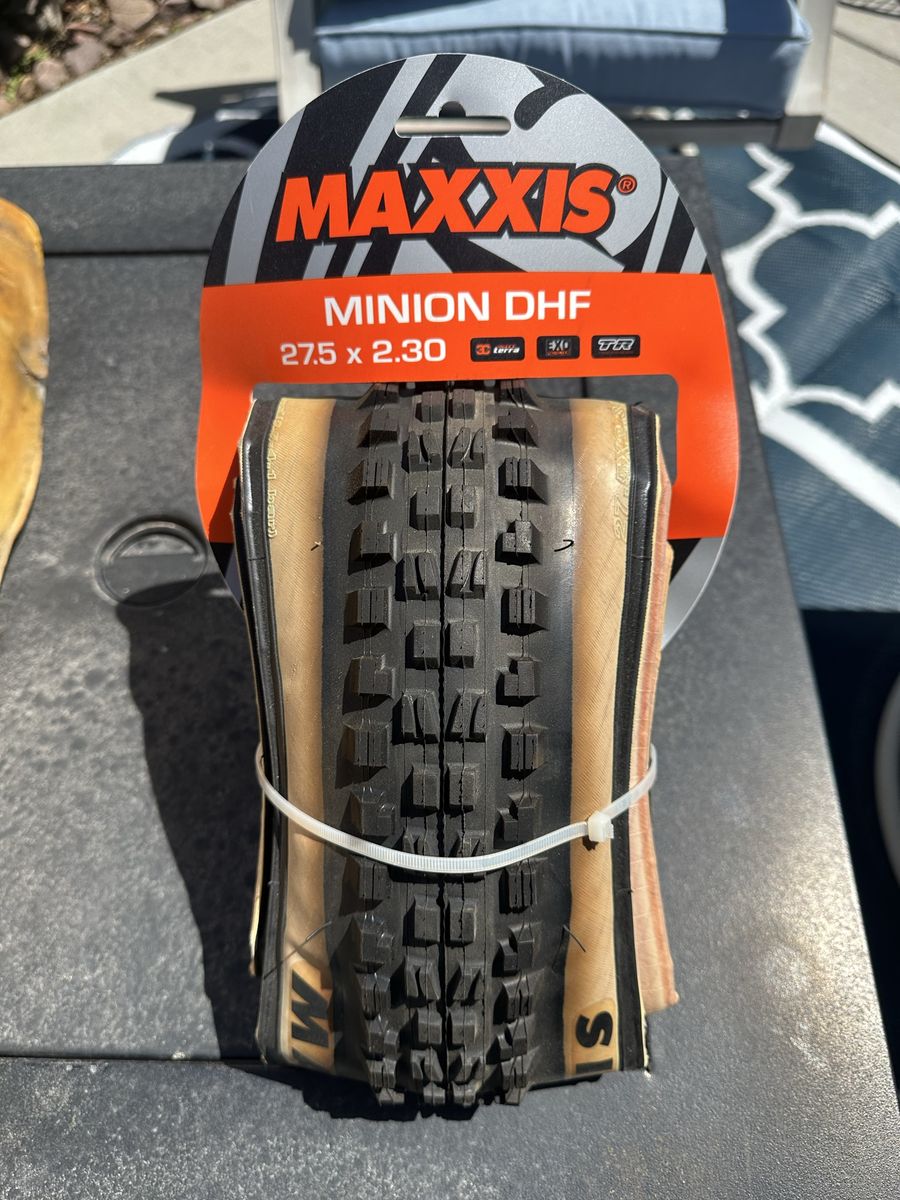 Maxxis Minion DHF tan wall tire 27.5x2.30