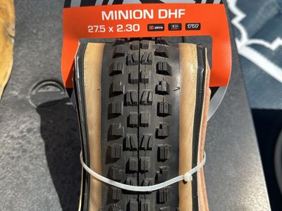 Maxxis Minion DHF tan wall tire 27.5x2.30