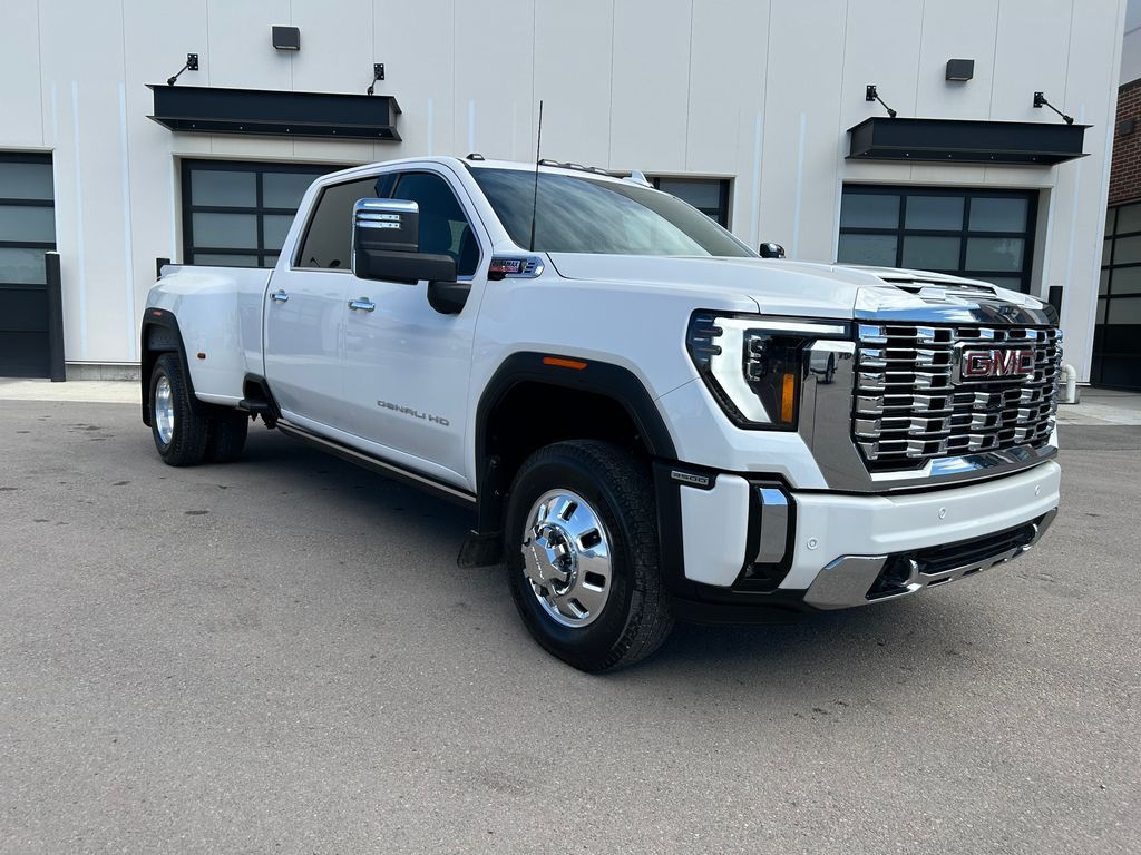 2025 GMC Sierra 3500HD Denali
