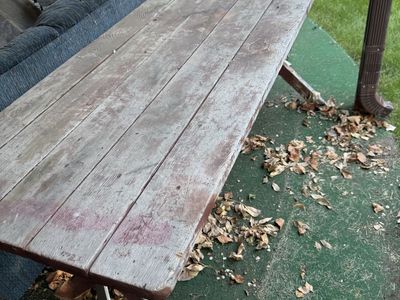 Picnic table