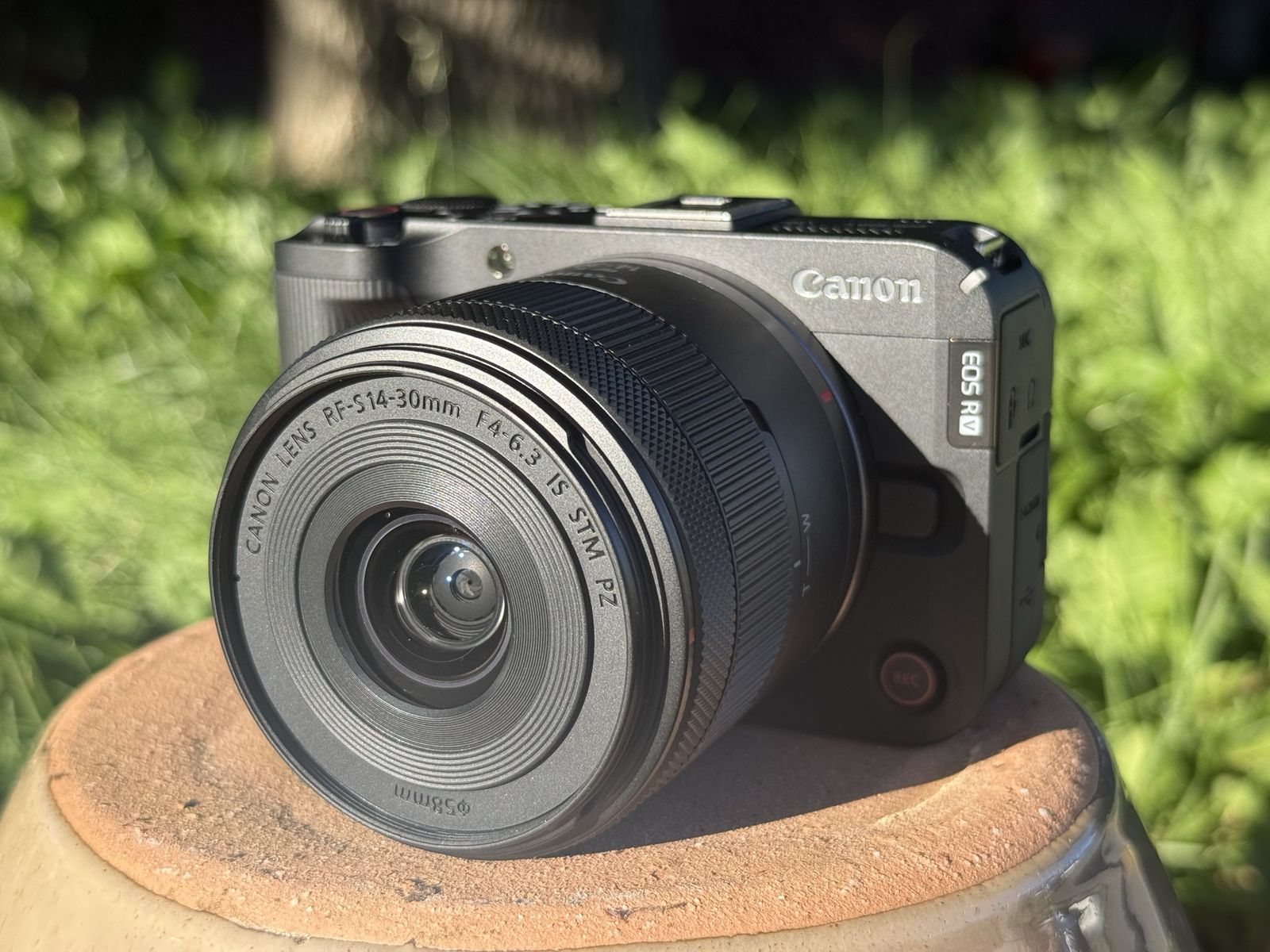 Canon R50 V Photo/Video camera