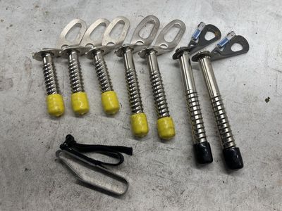 Ice Climbing Screws - Ice Climbing Protection Set - Black Diamond & Charlet Moser - Used twice - Excellent Condition