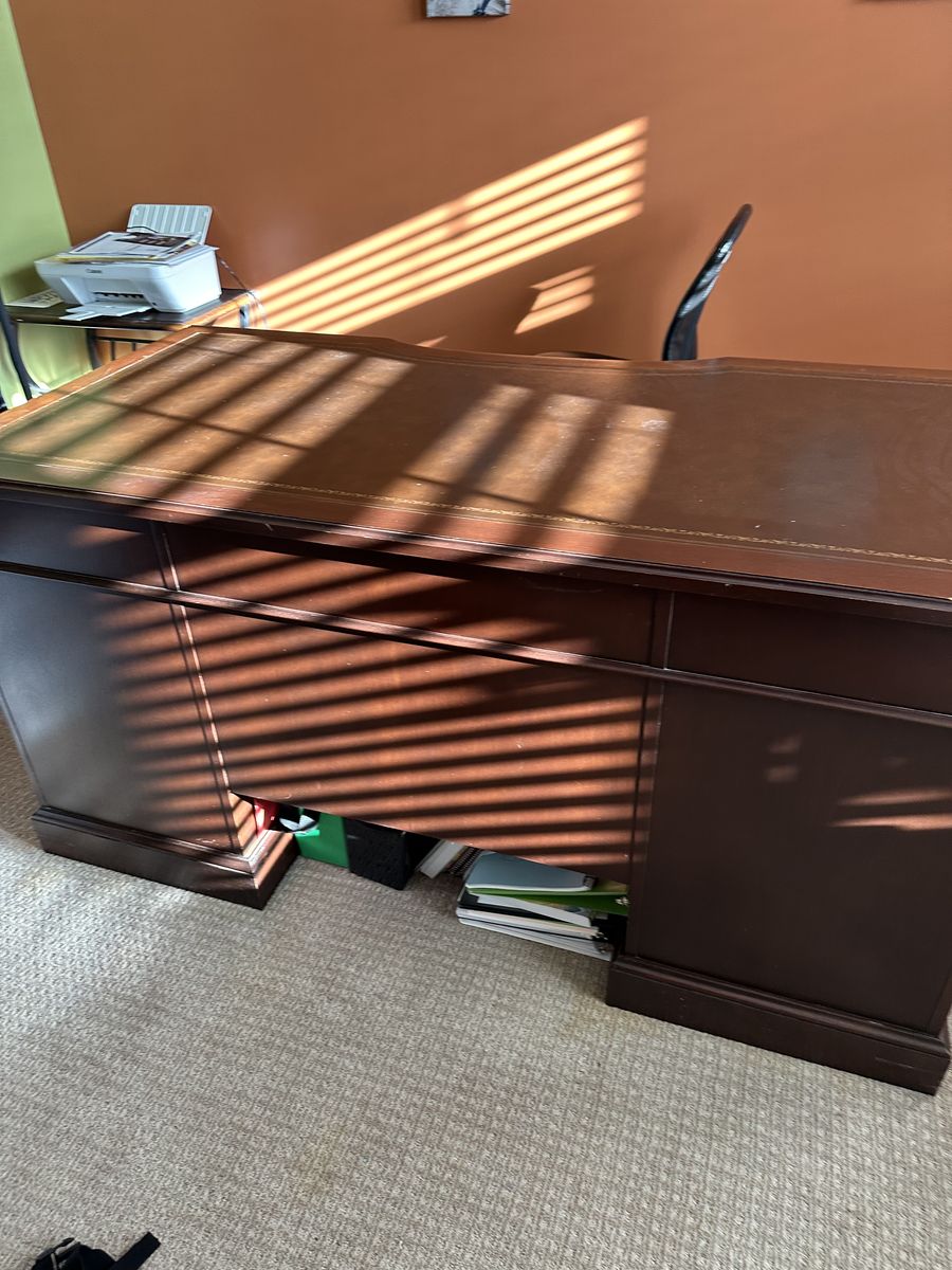 Hekman mahogany executive desk