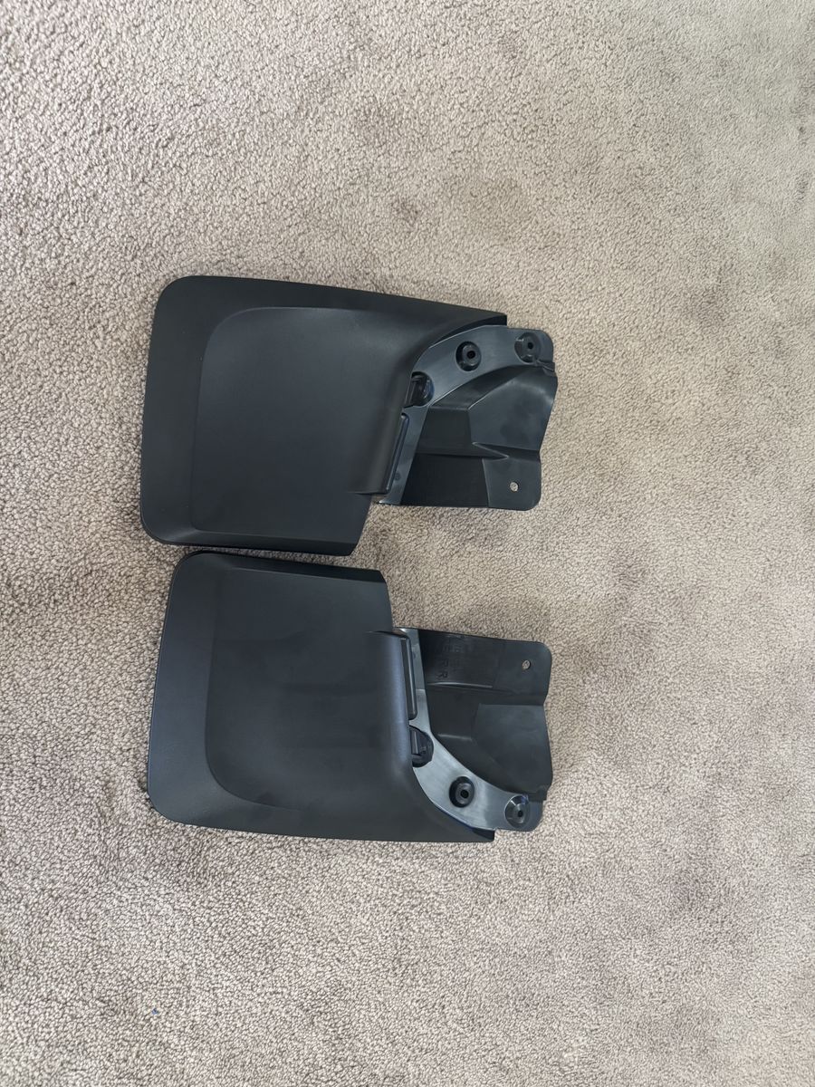 Toyota rear wheel mud flaps