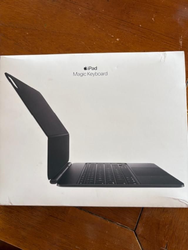 Apple IPAD Pro Magic Keyboard (13") New