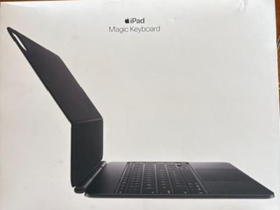 Apple IPAD Pro Magic Keyboard (13") New