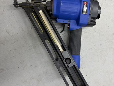 Campbell Hausfeld 15-Gauge DA 1-1/2-inch to 2-1/2-inch Air Finish Nailer