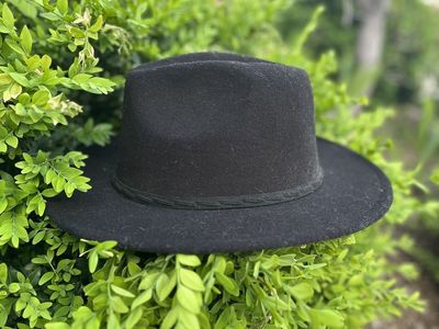 Women’s Black Fedora Hat | $10 OBO
