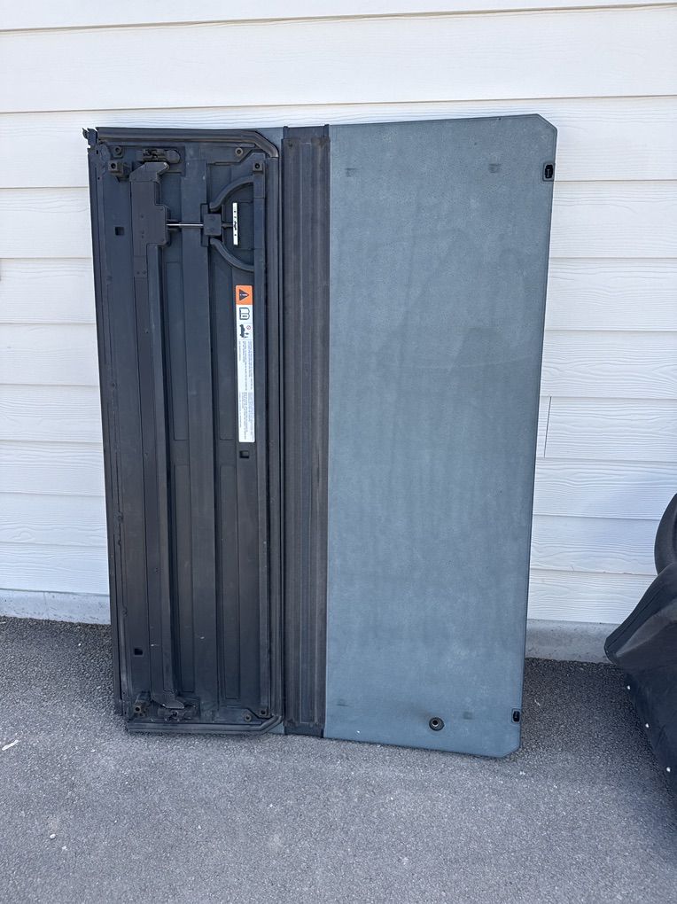 Toyota Tacoma Tunnel Cover 6'