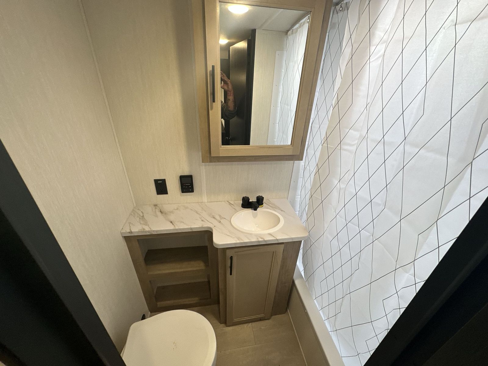 Main image 11