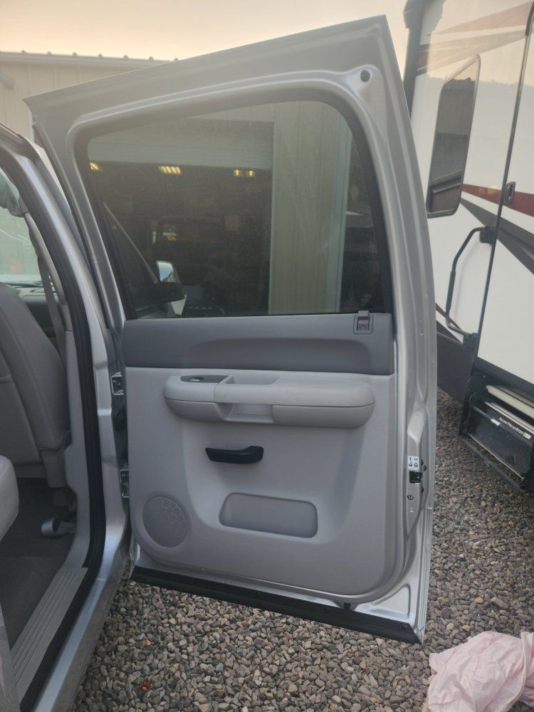 Main image 3