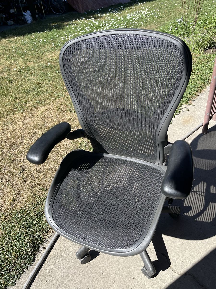 Herman Miller Aeron Office Chair - Black Mesh - Ergonomic large c size