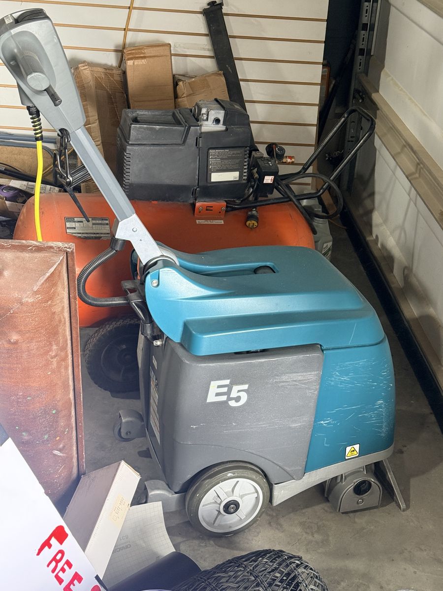 Tennant E5 Micro-Scrubber Floor Scrubber Machine - Used