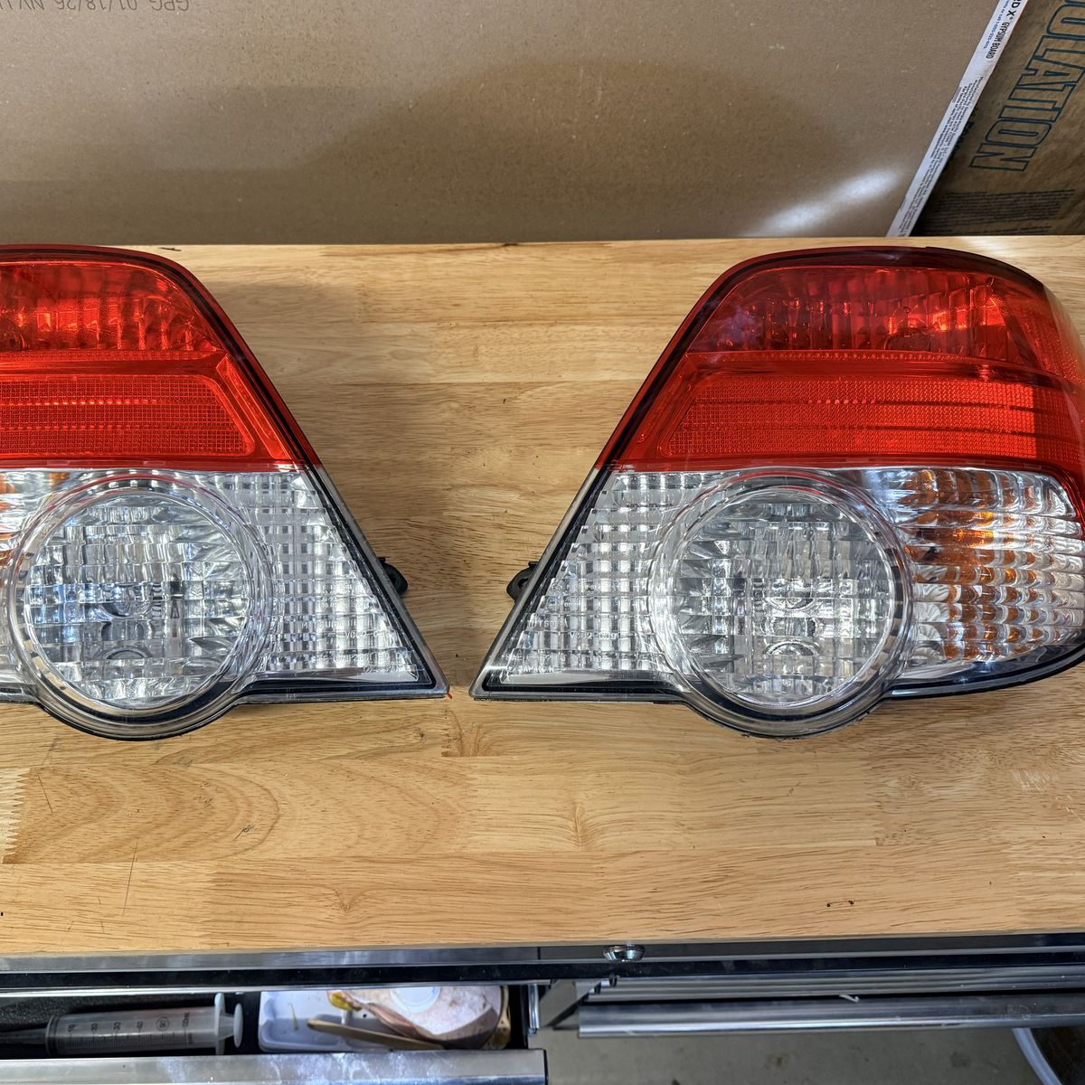 2004-2005 Subaru Wagon Tail Lights