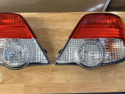 2004-2005 Subaru Wagon Tail Lights