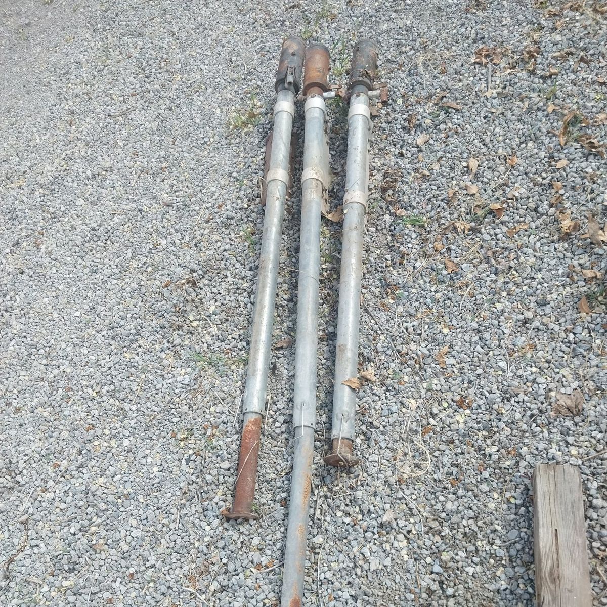 Hydraulic camper jacks