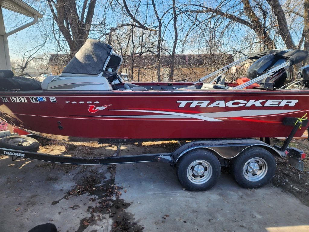 Tracker Targa v18 combo