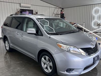 2012 TOYOTA SIENNA LE 8-Passenger