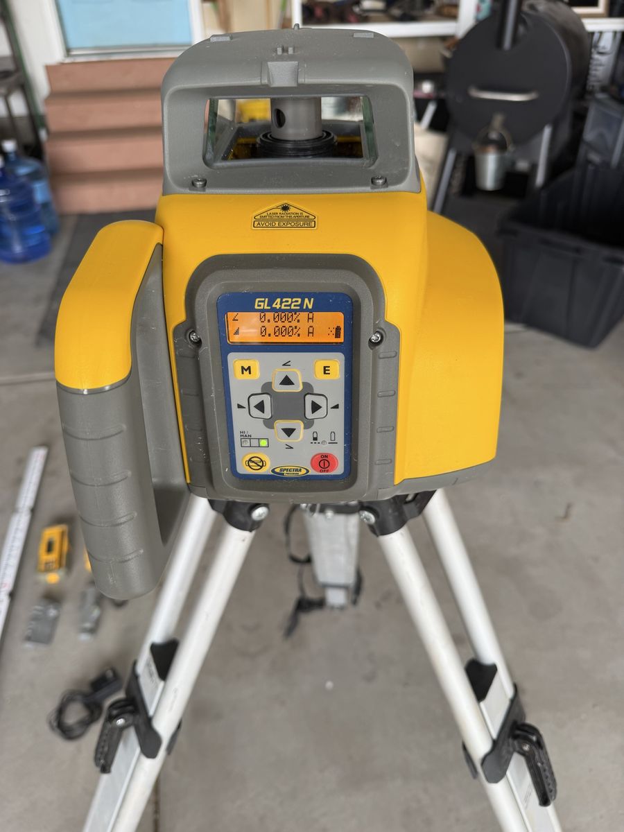 Spectra Precision GL422N Dual Slope Grade Laser Level Kit w/ HL760 Receiver & RC402N Remote