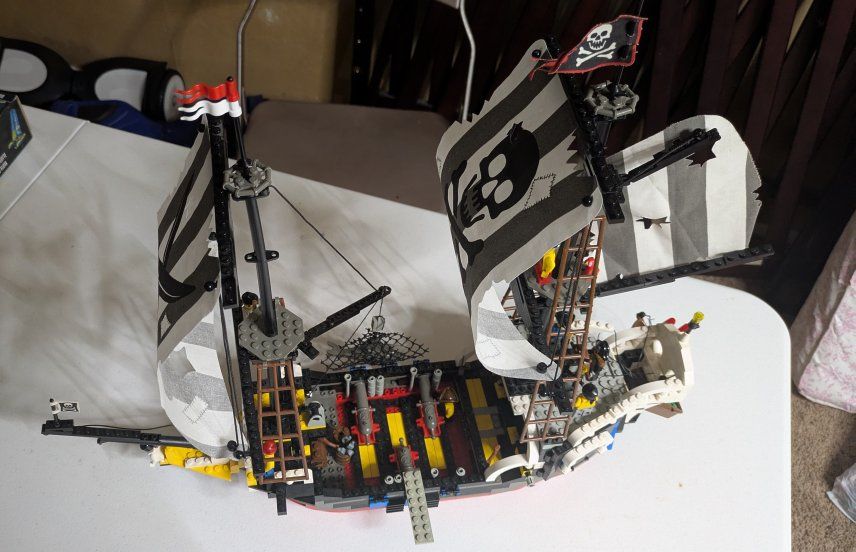 Vintage LEGO set 6289: Red Beard Runner