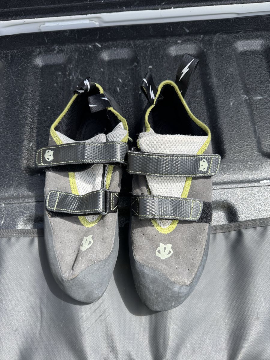 Evolv Defy rock climbing shoes size 13