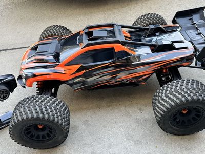 Great Condition Traxxas XRT 1/5 8S Scale Truggy