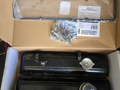 Sbc stock valve covers with hardware