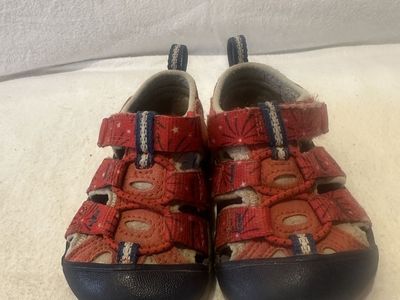 Keen Toddler, Size 5 Red Washable, Hiking Sandals