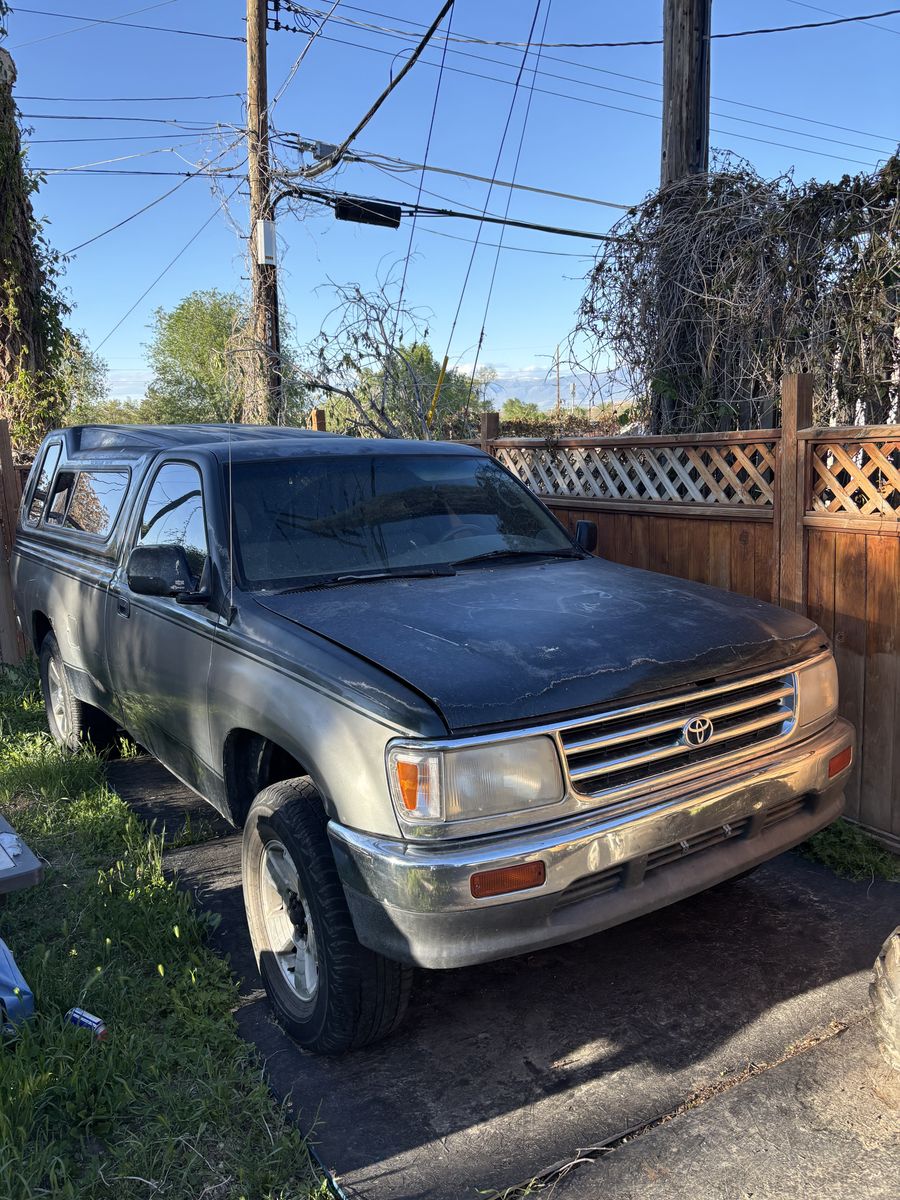 Toyota t100