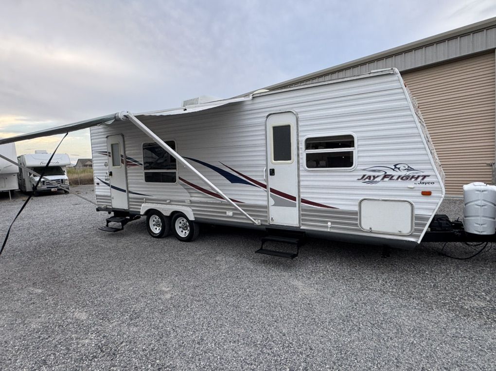 Mint Jayco Jayfkight 25RKS 4 Season Slide