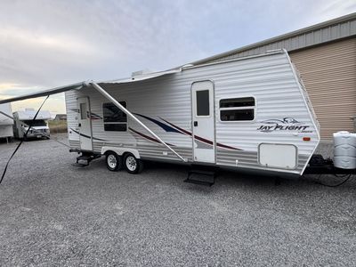 Mint Jayco Jayfkight 25RKS 4 Season Slide