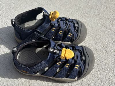 Toddler blue Keens Shoes