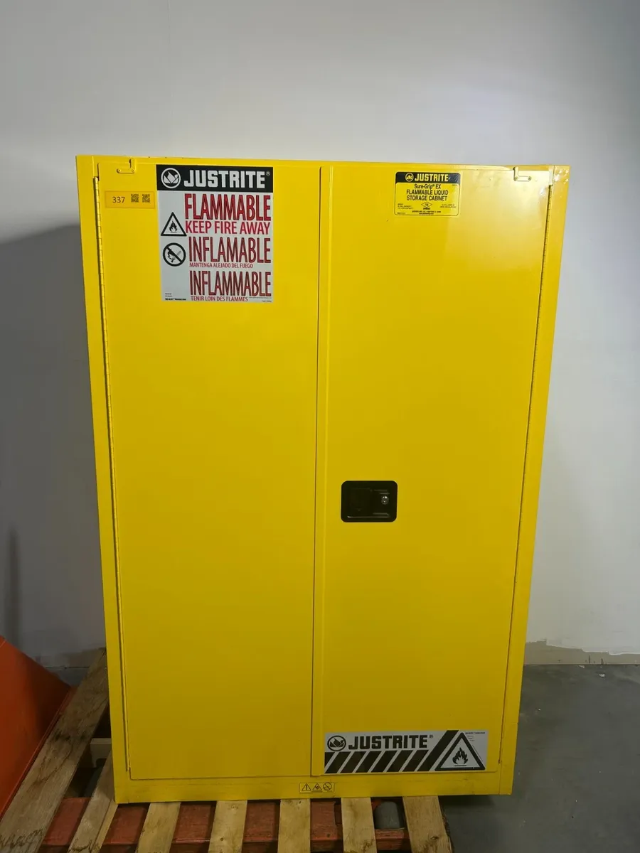 Justrite 45 Gallon Flammable Cabinet