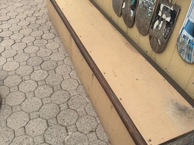 Handmade Wooden Skateboarding Ledge/Grind Box with Metal Rail - Durable for Street Tricks