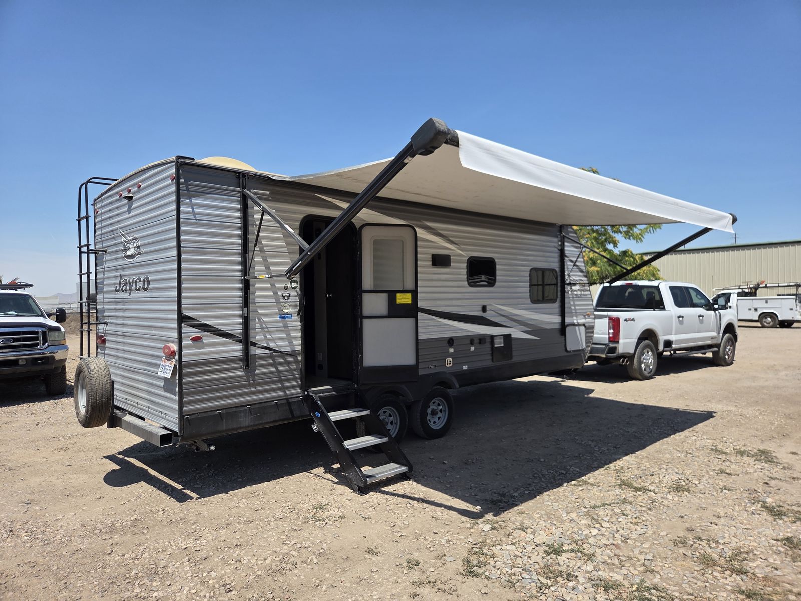 2020 Jay Flight RV Travel Trailer - 27 feet