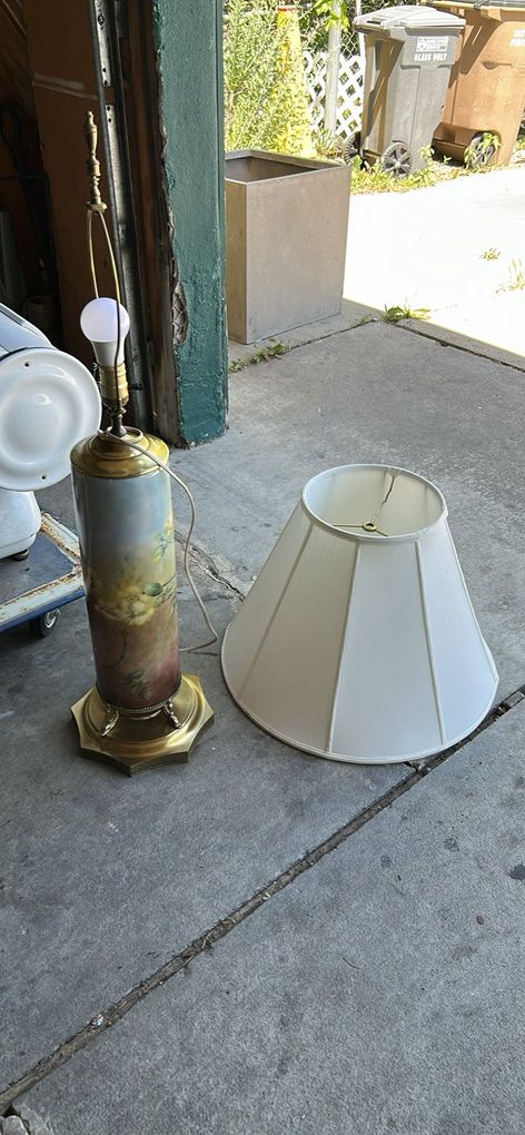 Vintage Hand Painted Rises On Limoge Table Lamp