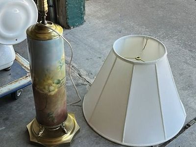 Vintage Hand Painted Rises On Limoge Table Lamp
