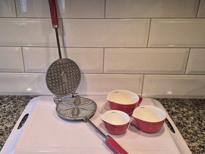 Vintage Cast Iron Waffle Maker & Ceramic Measuring Cups Set - Red Handles