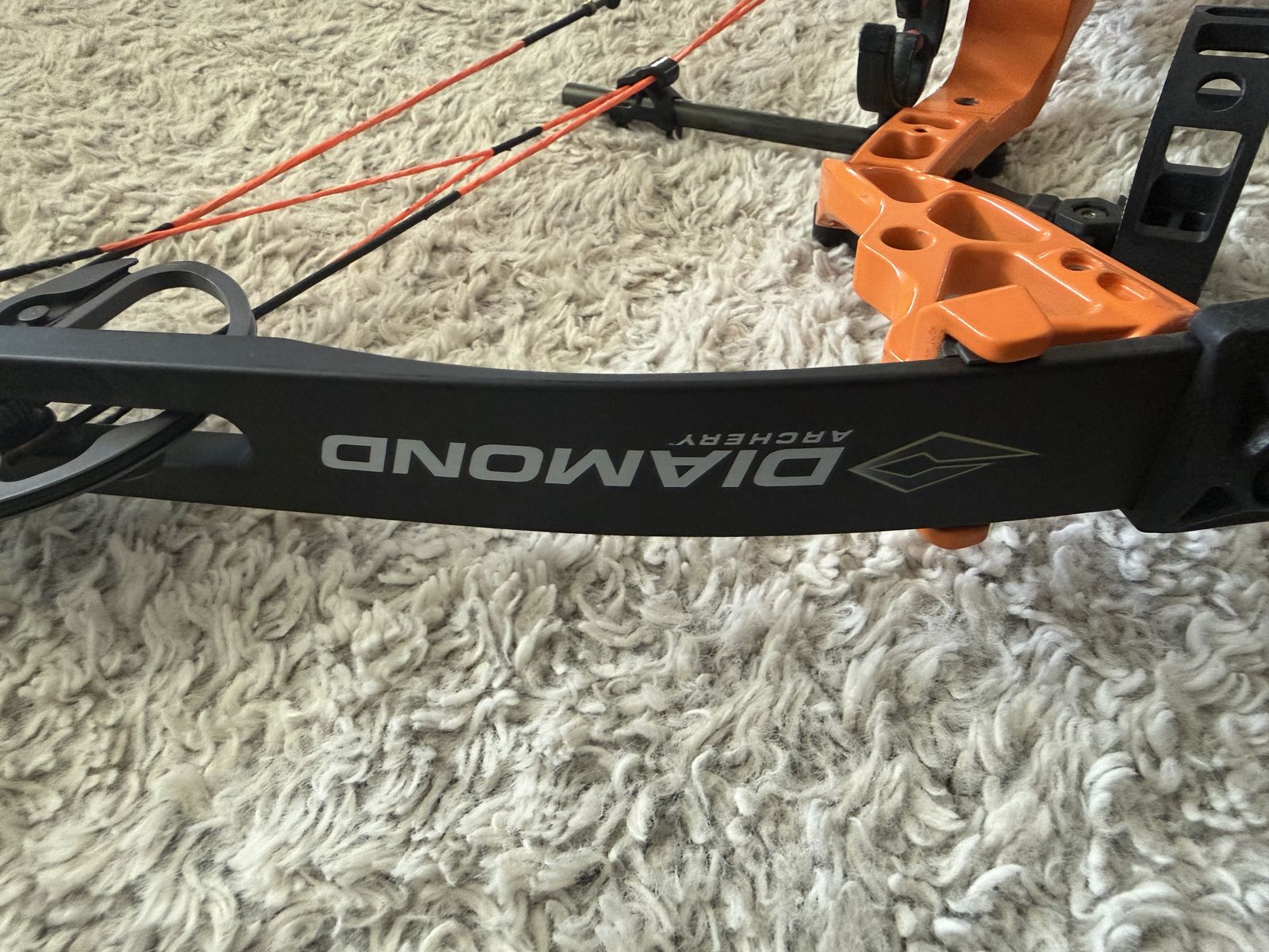 Bowtech Diamond Atomic youth bow 