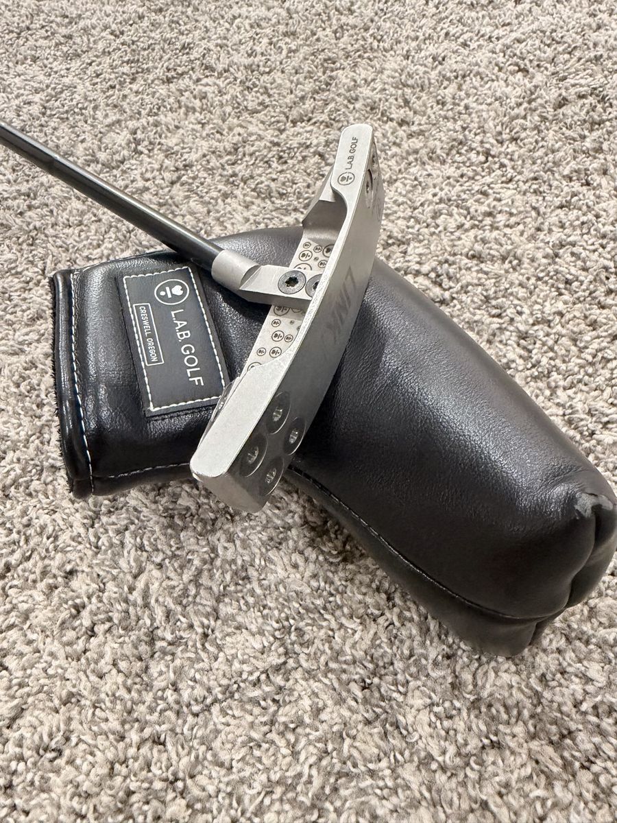 Lab putter