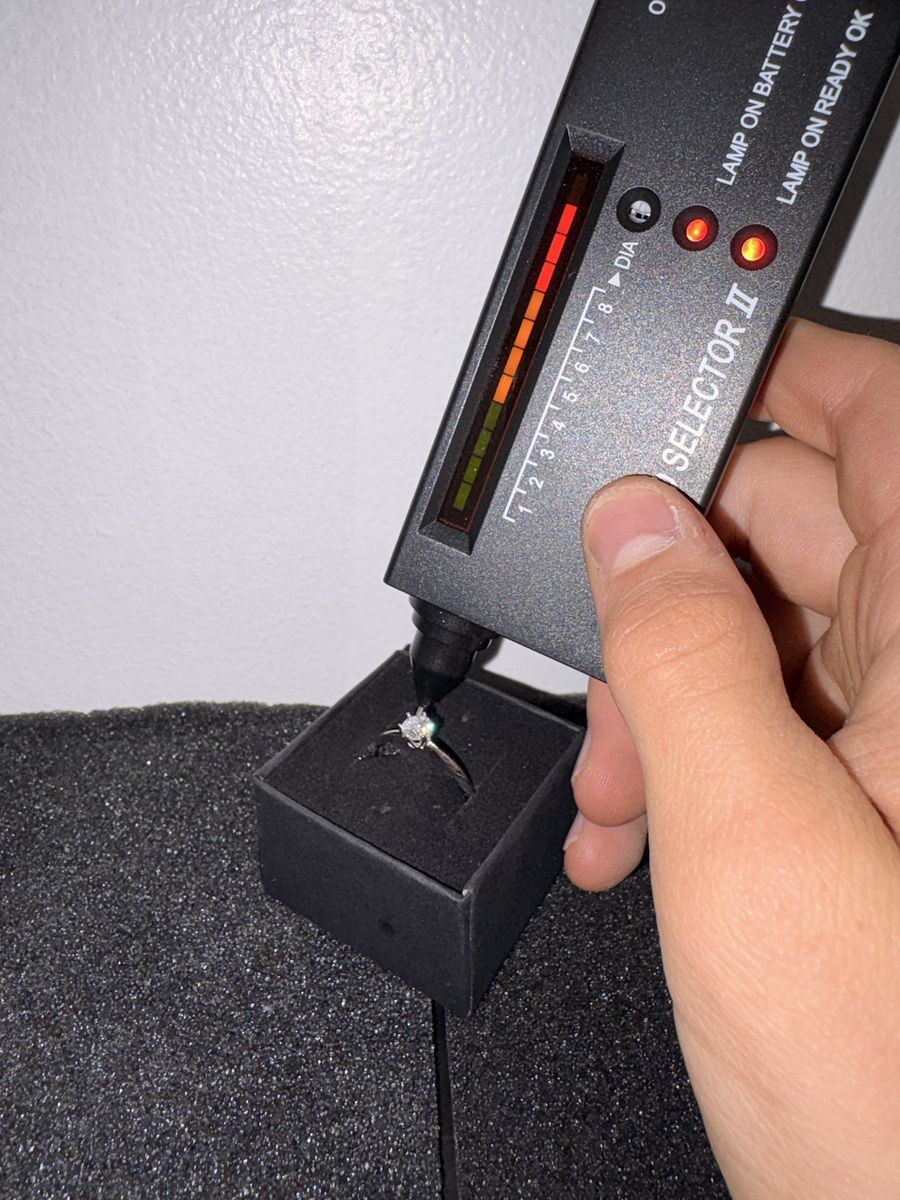 VVS1 Moissanite Engagement Ring